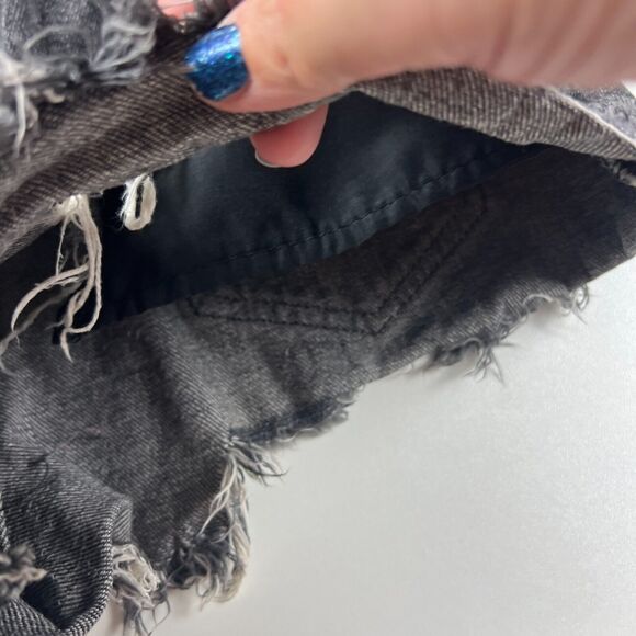 Forever 21 Black Distressed Grunge Festival Cut Off Denim Shorts Size 27 Emo - Picture 4 of 8